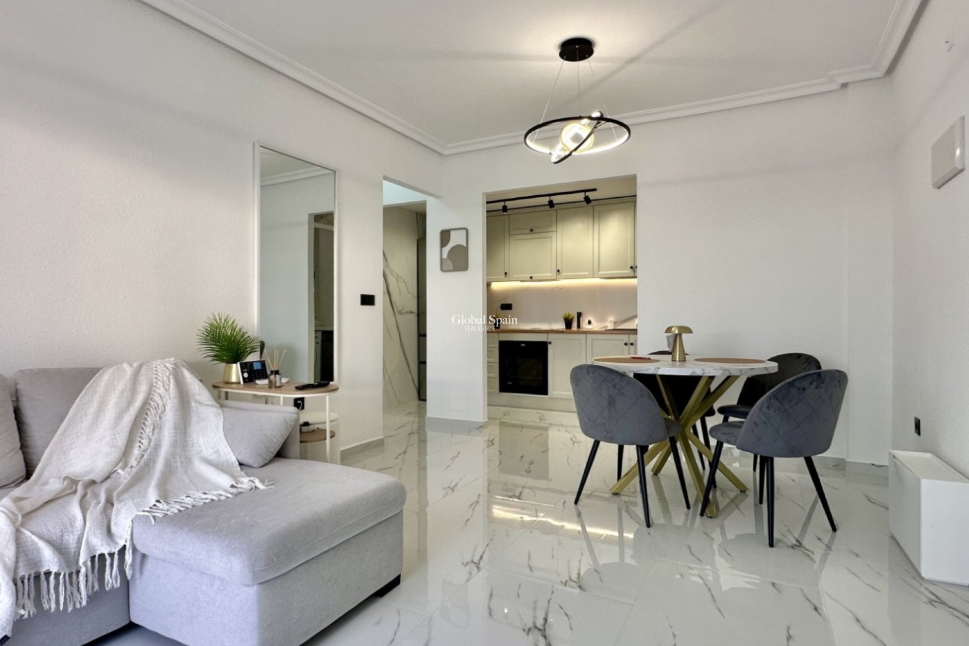 Wederverkoop - APPARTEMENT -
ORIHUELA COSTA - Costa Blanca