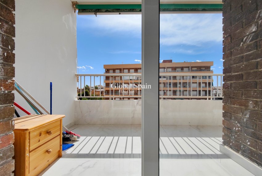 Wederverkoop - APPARTEMENT -
ORIHUELA COSTA - Costa Blanca
