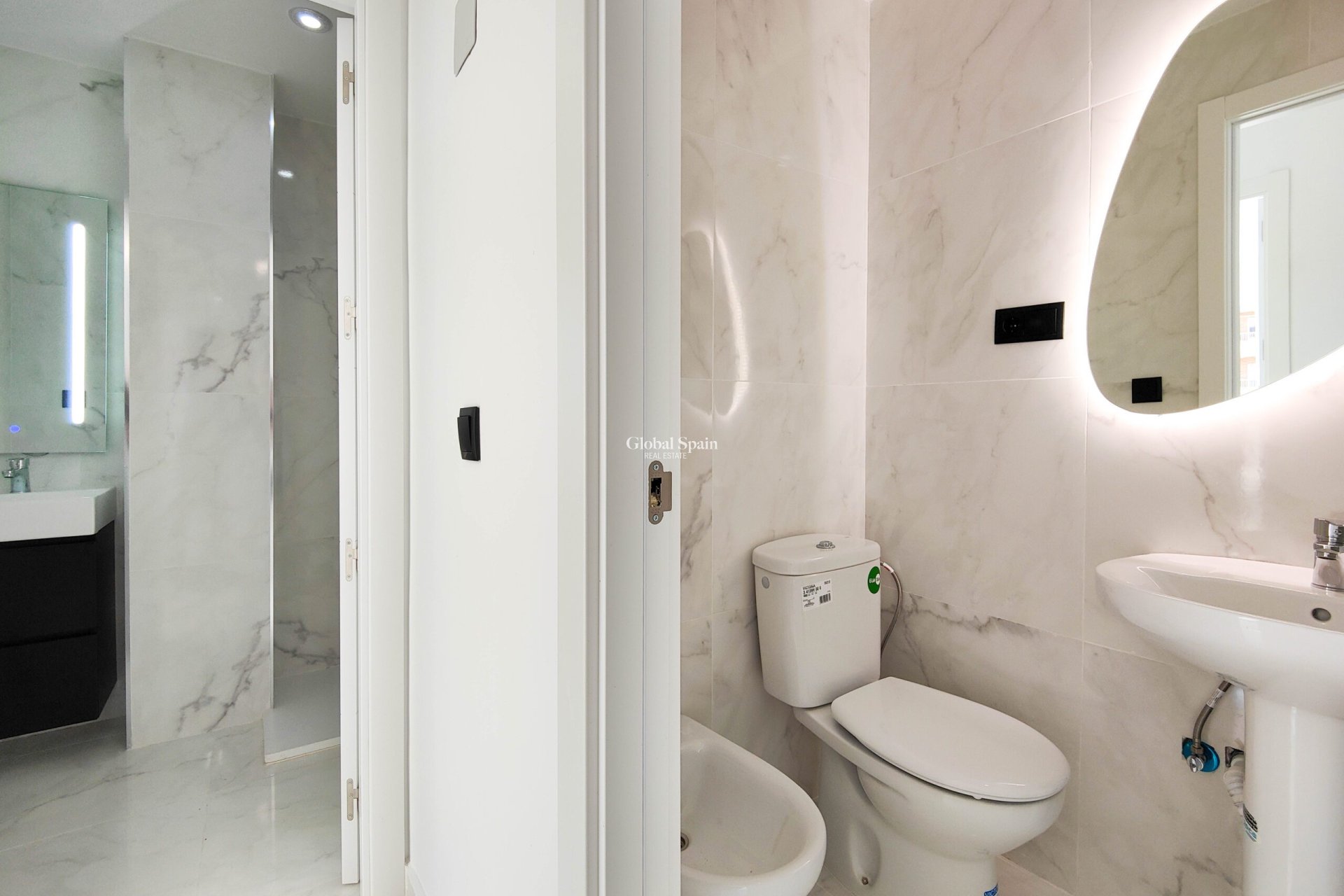 Wederverkoop - APPARTEMENT -
ORIHUELA COSTA - Costa Blanca