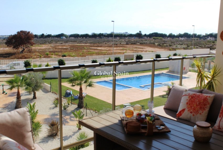 Wederverkoop - APPARTEMENT -
ORIHUELA COSTA - Costa Blanca