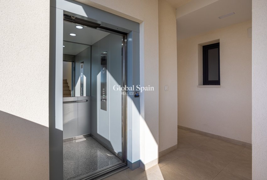 Wederverkoop - APPARTEMENT -
ORIHUELA COSTA - Costa Blanca