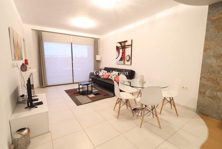 Wederverkoop - APPARTEMENT -
ORIHUELA COSTA - Costa Blanca