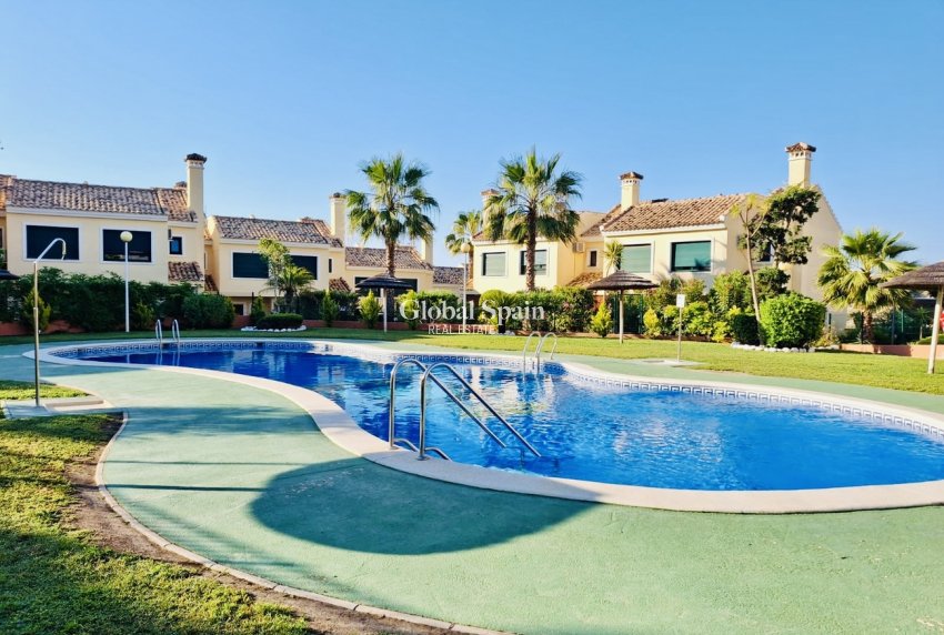 Wederverkoop - APPARTEMENT -
ORIHUELA COSTA - Costa Blanca