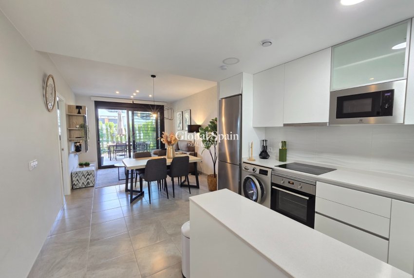 Wederverkoop - APPARTEMENT -
ORIHUELA COSTA - Costa Blanca