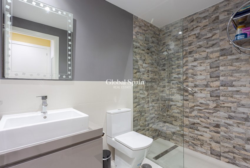 Wederverkoop - APPARTEMENT -
ORIHUELA COSTA - Costa Blanca