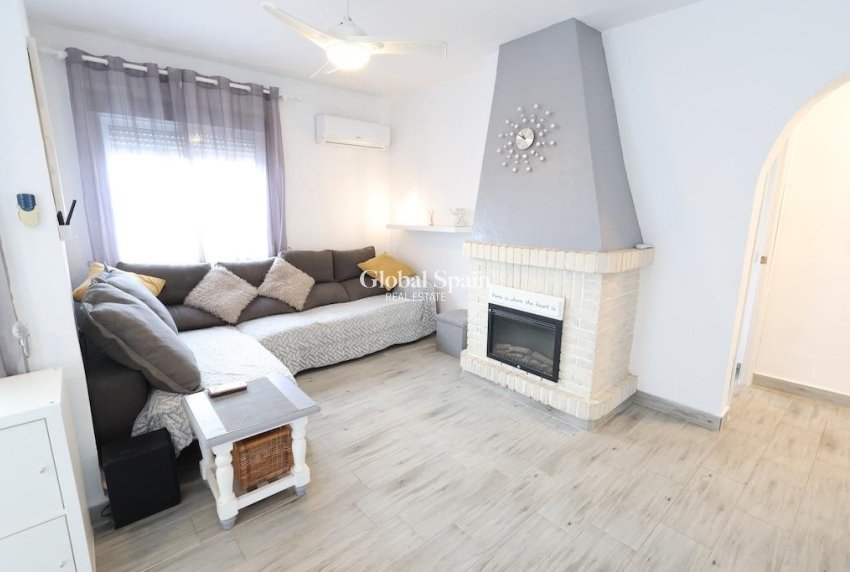 Wederverkoop - APPARTEMENT -
ORIHUELA COSTA - Costa Blanca