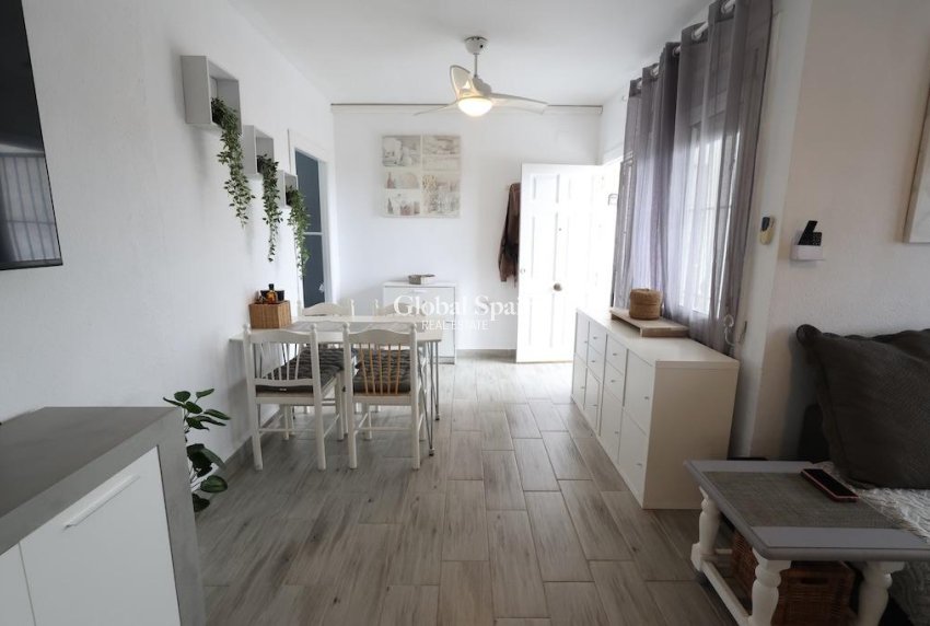 Wederverkoop - APPARTEMENT -
ORIHUELA COSTA - Costa Blanca
