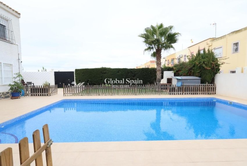 Wederverkoop - APPARTEMENT -
ORIHUELA COSTA - Costa Blanca