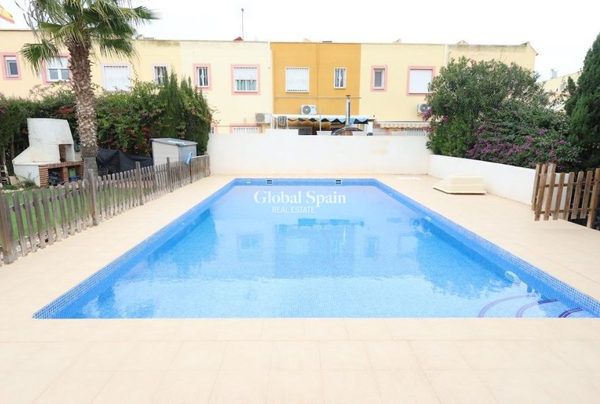 Wederverkoop - APPARTEMENT -
ORIHUELA COSTA - Costa Blanca