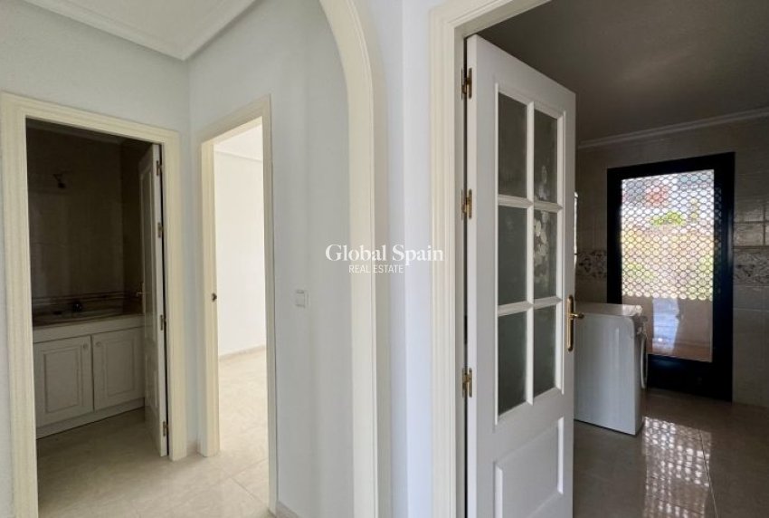 Wederverkoop - APPARTEMENT -
ORIHUELA COSTA - Costa Blanca