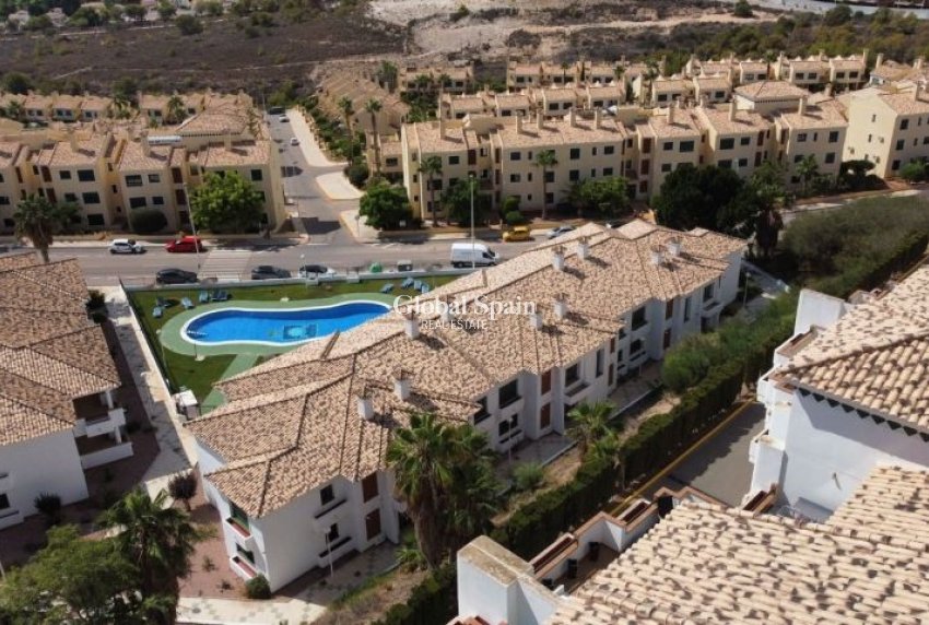 Wederverkoop - APPARTEMENT -
ORIHUELA COSTA - Costa Blanca