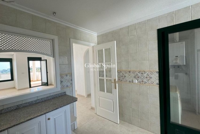 Wederverkoop - APPARTEMENT -
ORIHUELA COSTA - Costa Blanca