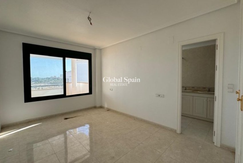 Wederverkoop - APPARTEMENT -
ORIHUELA COSTA - Costa Blanca