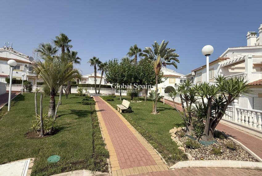 Wederverkoop - APPARTEMENT -
ORIHUELA COSTA - Costa Blanca