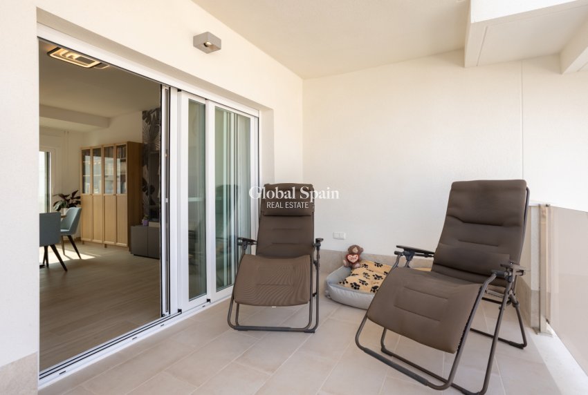 Wederverkoop - APPARTEMENT -
ORIHUELA COSTA - Costa Blanca