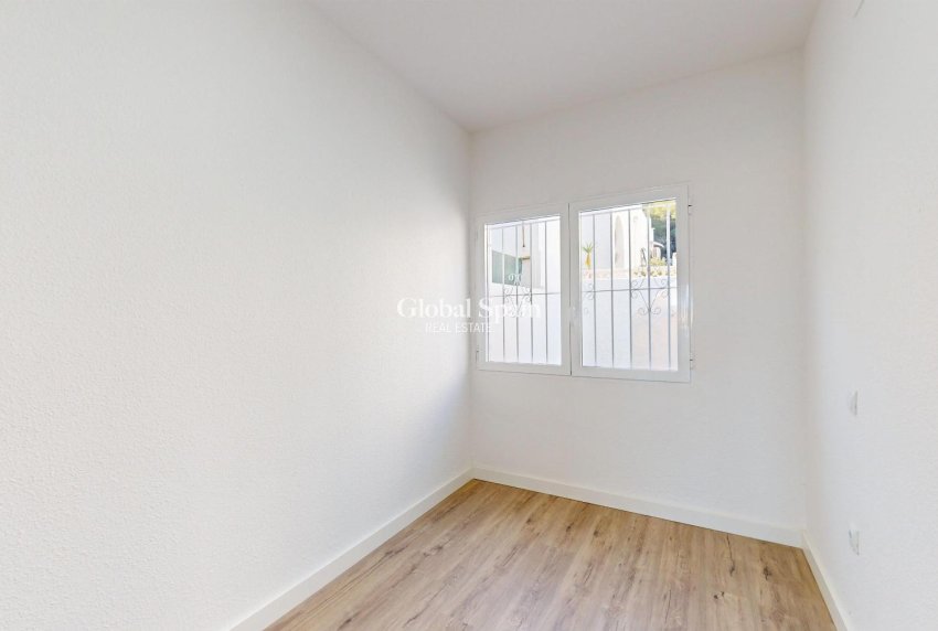 Wederverkoop - APPARTEMENT -
ORIHUELA COSTA - Costa Blanca