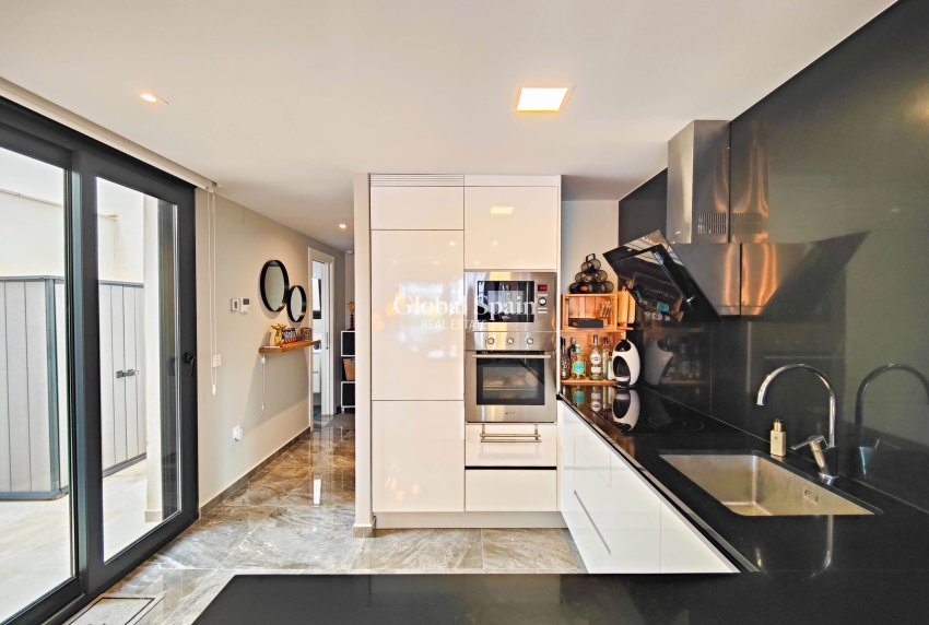 Wederverkoop - APPARTEMENT -
ORIHUELA COSTA - Costa Blanca