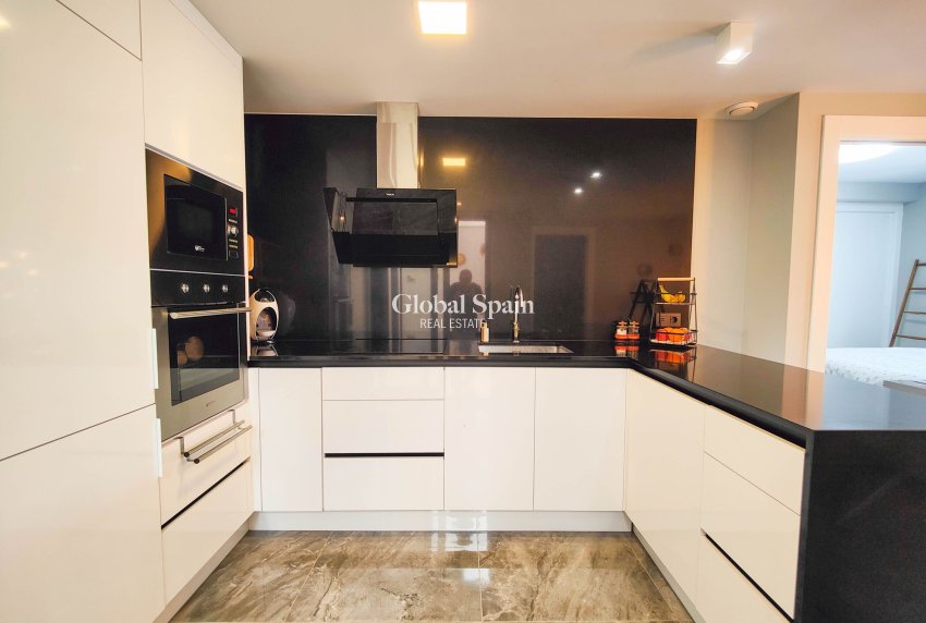 Wederverkoop - APPARTEMENT -
ORIHUELA COSTA - Costa Blanca