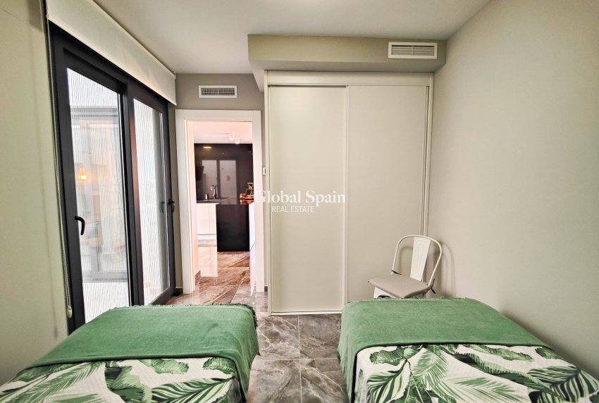 Wederverkoop - APPARTEMENT -
ORIHUELA COSTA - Costa Blanca