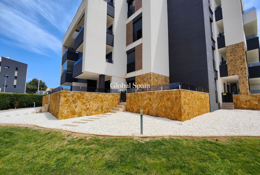 Wederverkoop - APPARTEMENT -
ORIHUELA COSTA - Costa Blanca