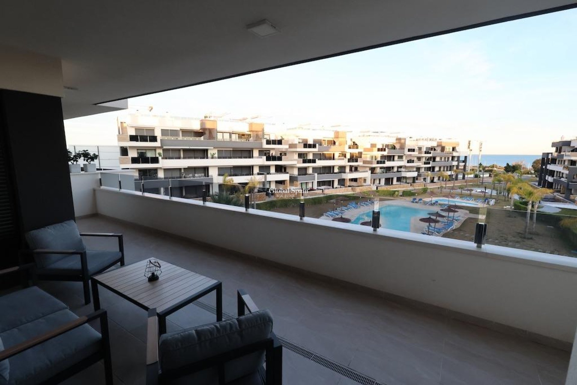 Wederverkoop - APPARTEMENT -
ORIHUELA COSTA - Costa Blanca