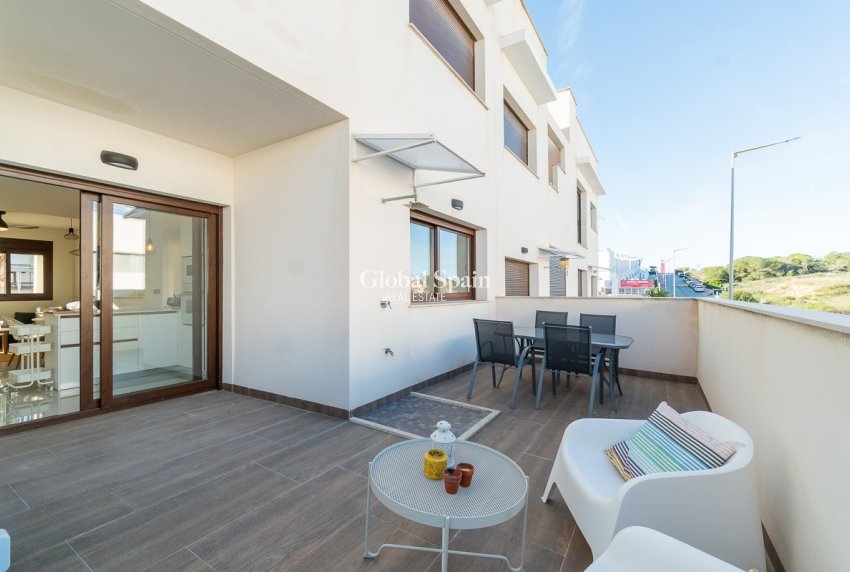 Wederverkoop - APPARTEMENT -
ORIHUELA COSTA - Costa Blanca