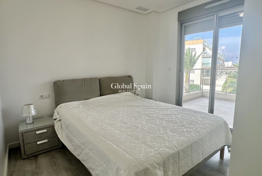 Wederverkoop - APPARTEMENT -
ORIHUELA COSTA - Costa Blanca