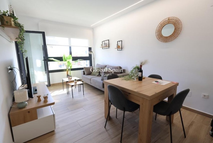 Wederverkoop - APPARTEMENT -
ORIHUELA COSTA - Costa Blanca