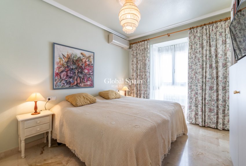 Wederverkoop - APPARTEMENT -
ORIHUELA COSTA - Costa Blanca