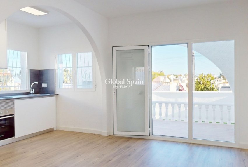 Wederverkoop - APPARTEMENT -
ORIHUELA COSTA - Costa Blanca