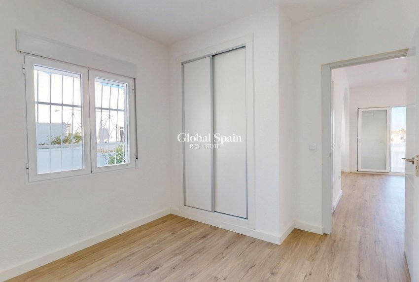 Wederverkoop - APPARTEMENT -
ORIHUELA COSTA - Costa Blanca