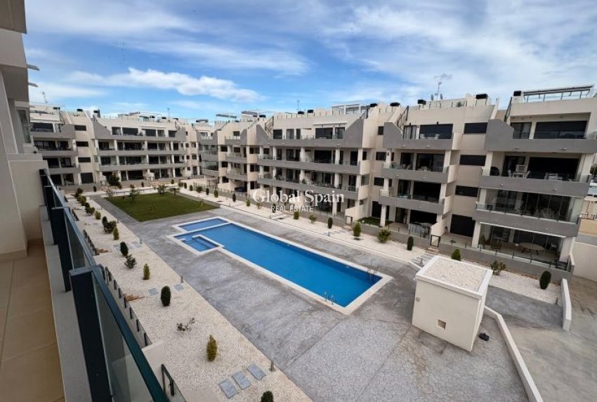 Wederverkoop - APPARTEMENT -
ORIHUELA COSTA - Costa Blanca