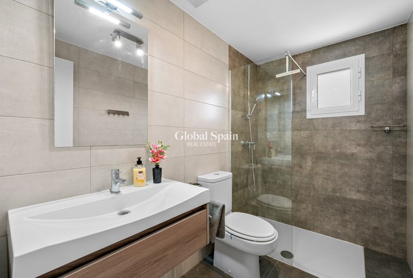 Wederverkoop - APPARTEMENT -
ORIHUELA COSTA - Costa Blanca