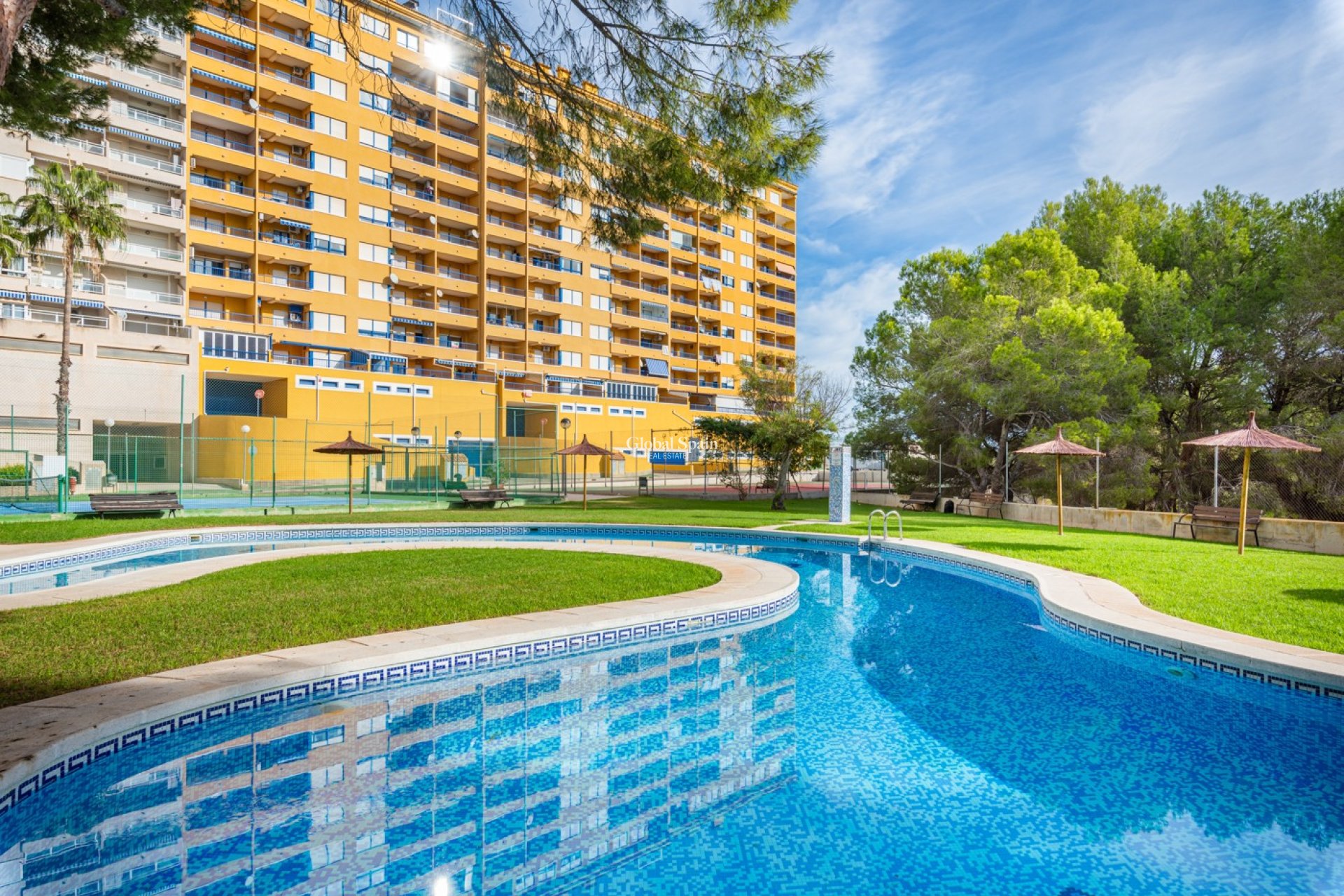 Wederverkoop - APPARTEMENT -
ORIHUELA COSTA - Costa Blanca