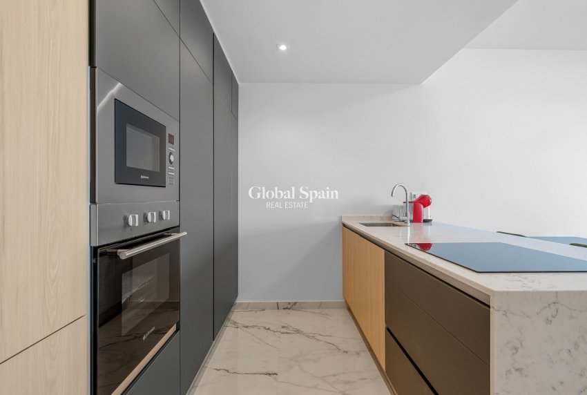 Wederverkoop - APPARTEMENT -
ORIHUELA COSTA - Costa Blanca