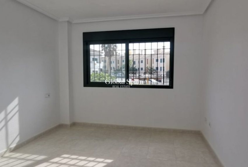 Wederverkoop - APPARTEMENT -
ORIHUELA COSTA - Costa Blanca