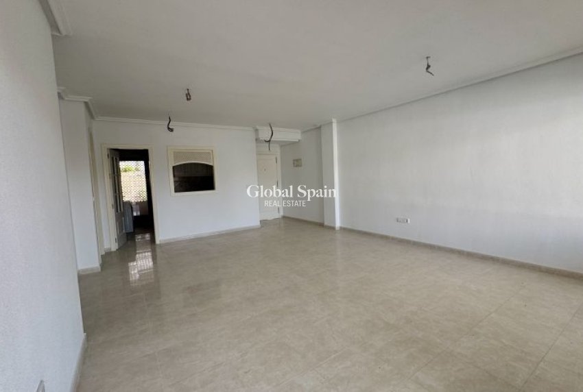 Wederverkoop - APPARTEMENT -
ORIHUELA COSTA - Costa Blanca