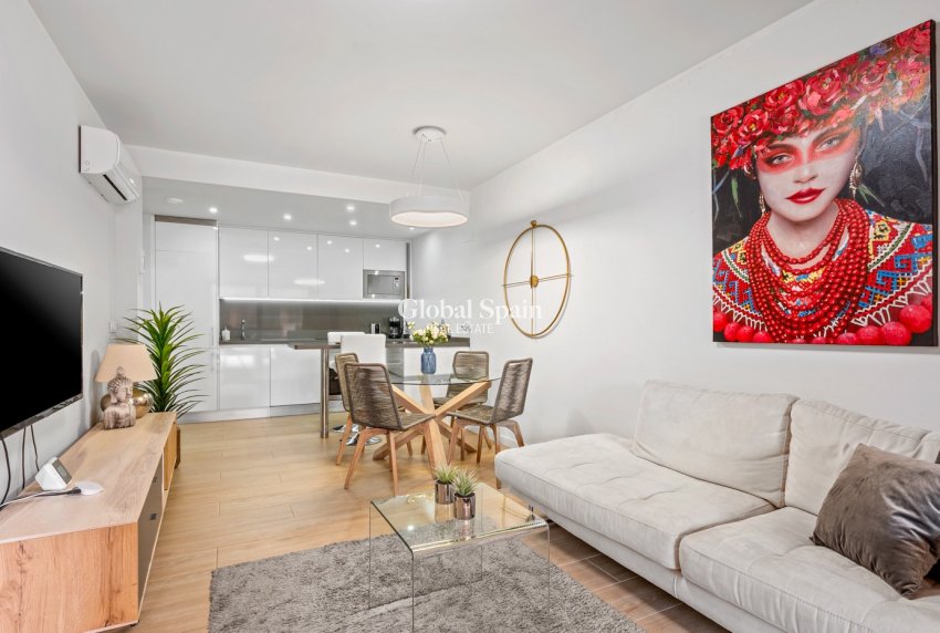 Wederverkoop - APPARTEMENT -
ORIHUELA COSTA - Costa Blanca