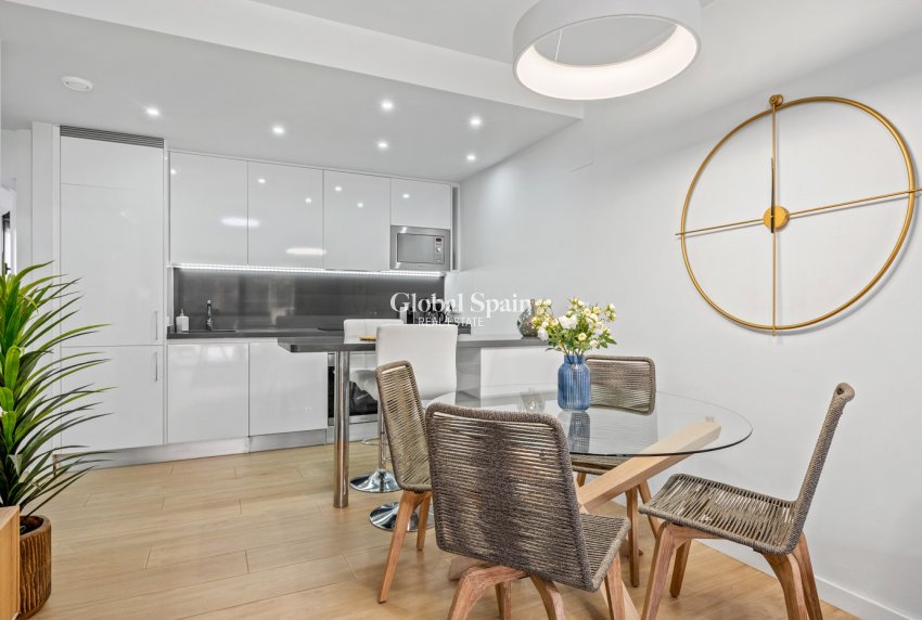 Wederverkoop - APPARTEMENT -
ORIHUELA COSTA - Costa Blanca