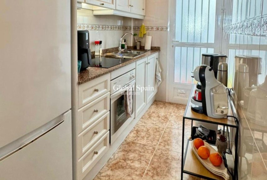 Wederverkoop - APPARTEMENT -
ORIHUELA COSTA - Costa Blanca