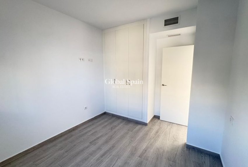 Wederverkoop - APPARTEMENT -
ORIHUELA COSTA - Costa Blanca