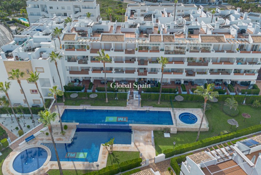Wederverkoop - APPARTEMENT -
ORIHUELA COSTA - Costa Blanca