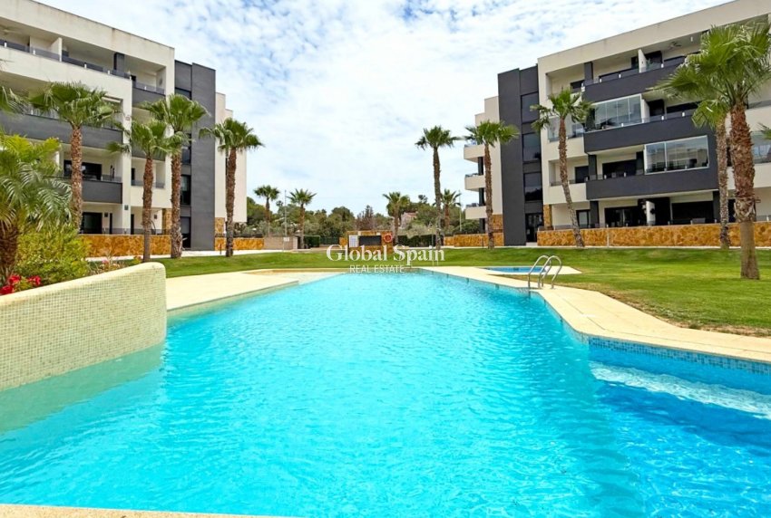Wederverkoop - APPARTEMENT -
ORIHUELA COSTA - Costa Blanca