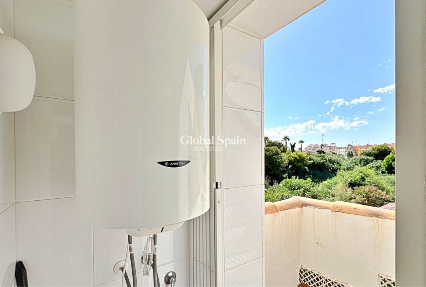 Wederverkoop - APPARTEMENT -
ORIHUELA COSTA - Costa Blanca