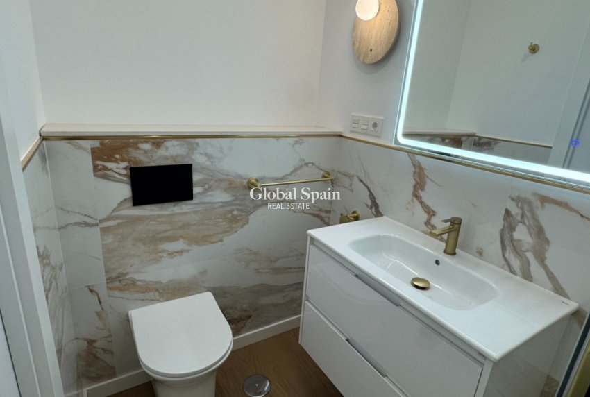 Wederverkoop - APPARTEMENT -
ORIHUELA COSTA - Costa Blanca