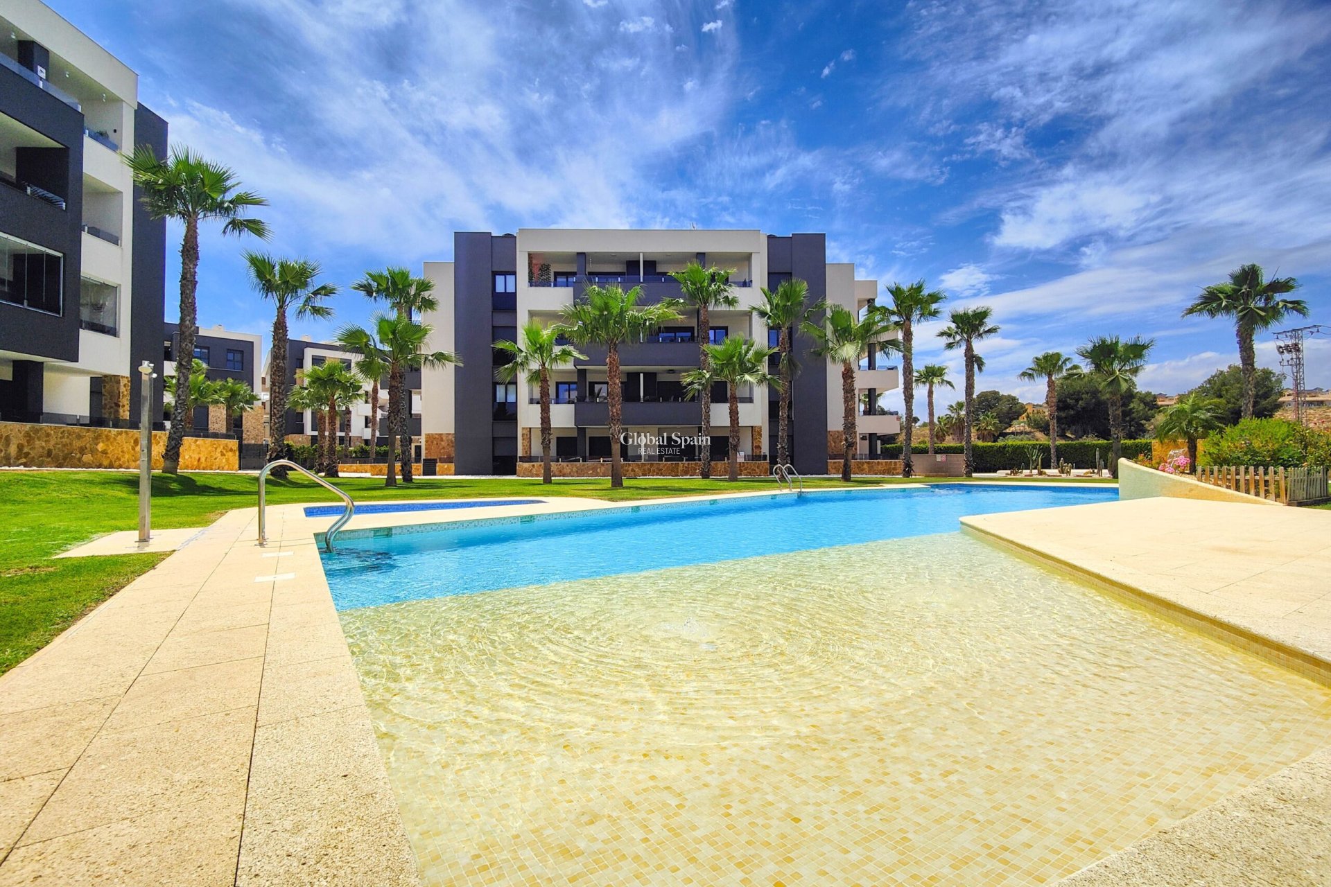 Wederverkoop - APPARTEMENT -
ORIHUELA COSTA - Costa Blanca
