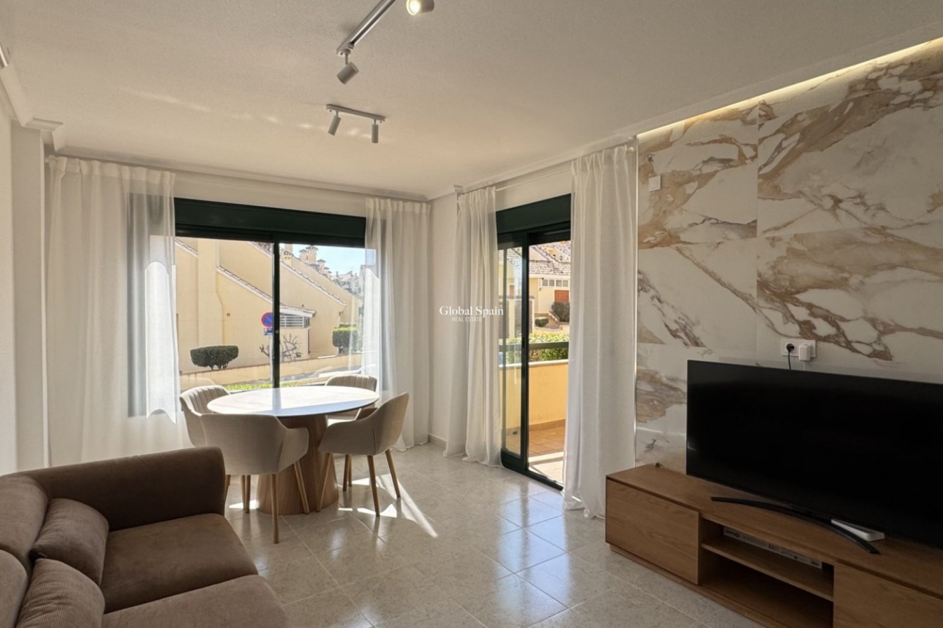 Wederverkoop - APPARTEMENT -
ORIHUELA COSTA - Costa Blanca