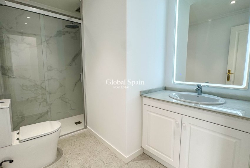 Wederverkoop - APPARTEMENT -
ORIHUELA COSTA - Costa Blanca