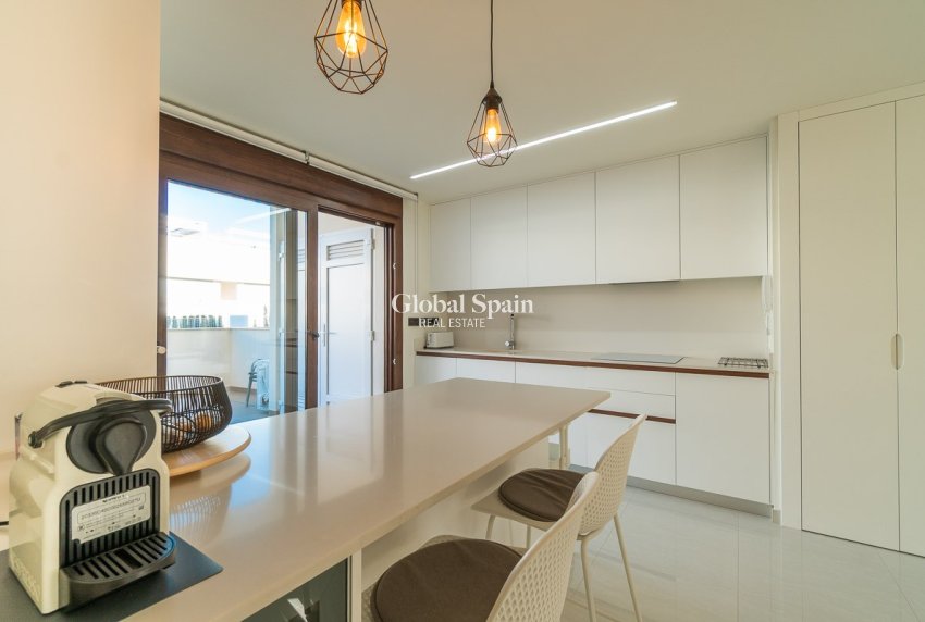 Wederverkoop - APPARTEMENT -
ORIHUELA COSTA - Costa Blanca