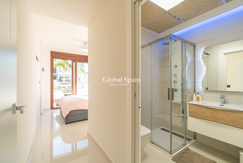 Wederverkoop - APPARTEMENT -
ORIHUELA COSTA - Costa Blanca